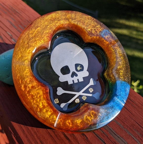 ๐SOLD๐Skull Ashtray Resin Art Handmade Orange Skulls Spider Halloween Art - Picture 3 of 11
